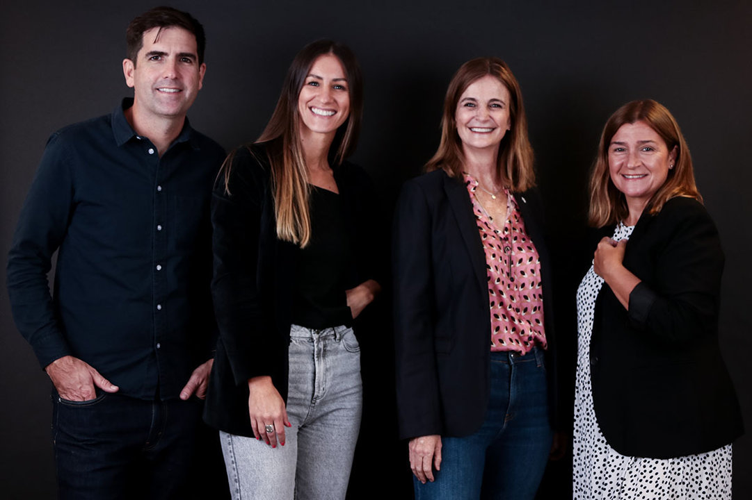 Desde la izquierda, Diez Peña, Kaplan, Victoria Cole (CEO de la agencia) y Antonelli