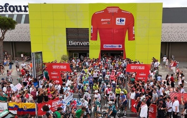 Foto salida pelotón del interior Carrefour Jerez Sur copia