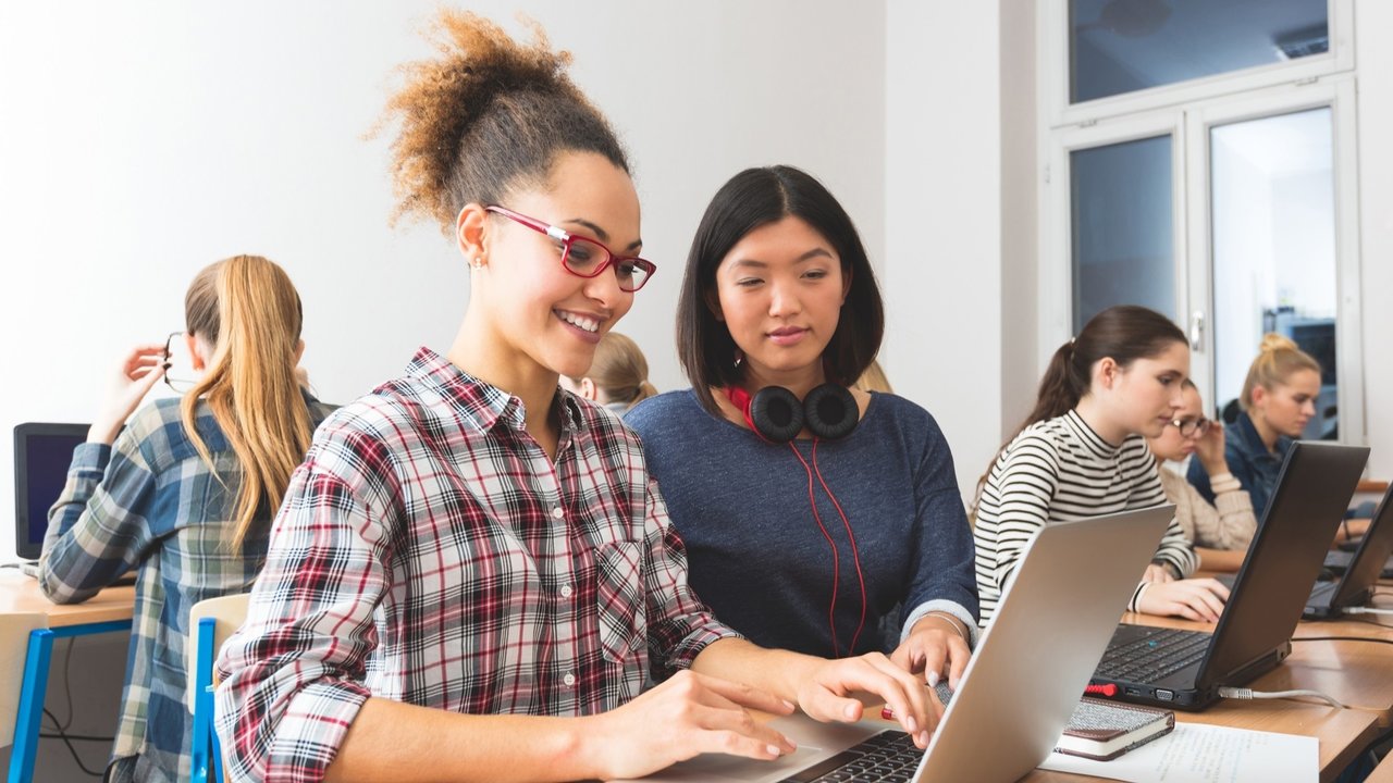 jóvenes estudio